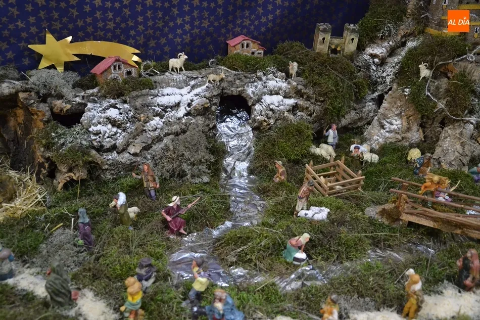 Foto 3 - El &uacute;ltimo vistazo a belenes montados en las residencias de Mir&oacute;briga  