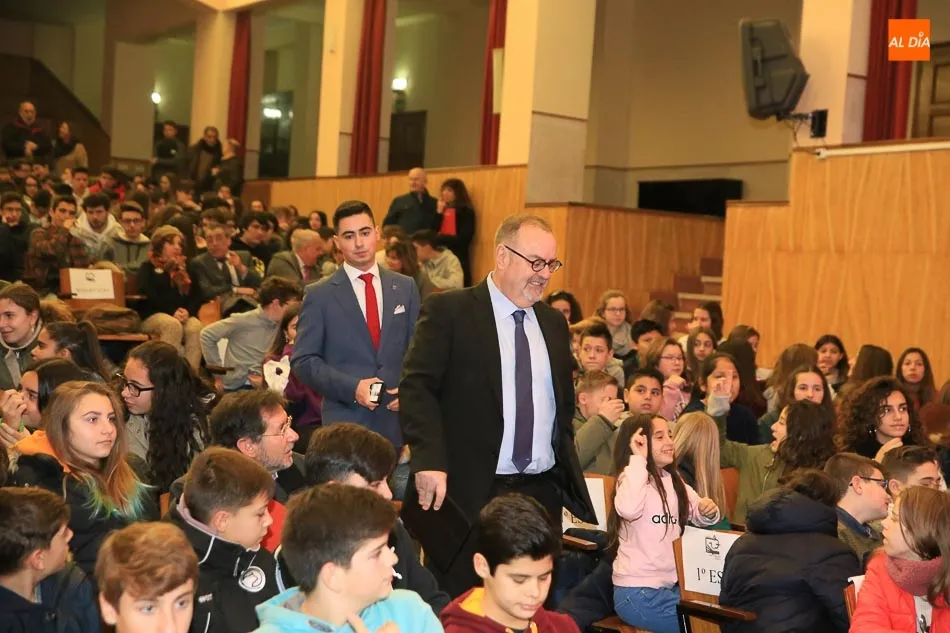 Foto 7 - Clemente critica que Catalu&ntilde;a &ldquo;utilice sus competencias para exacerbar las se&ntilde;as de identidad&rdquo;