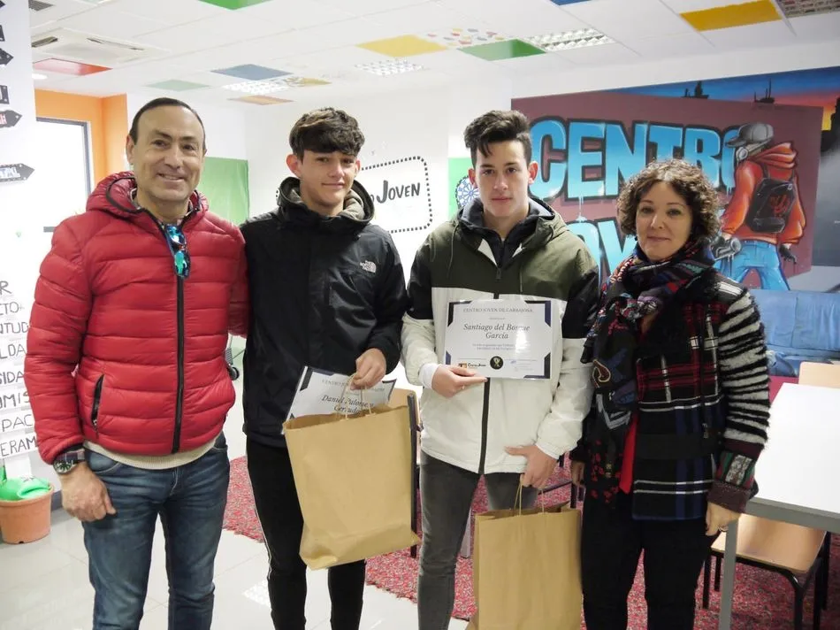 Foto 3 - Entregados los premios de las actividades navide&ntilde;as del Centro Joven de Carbajosa