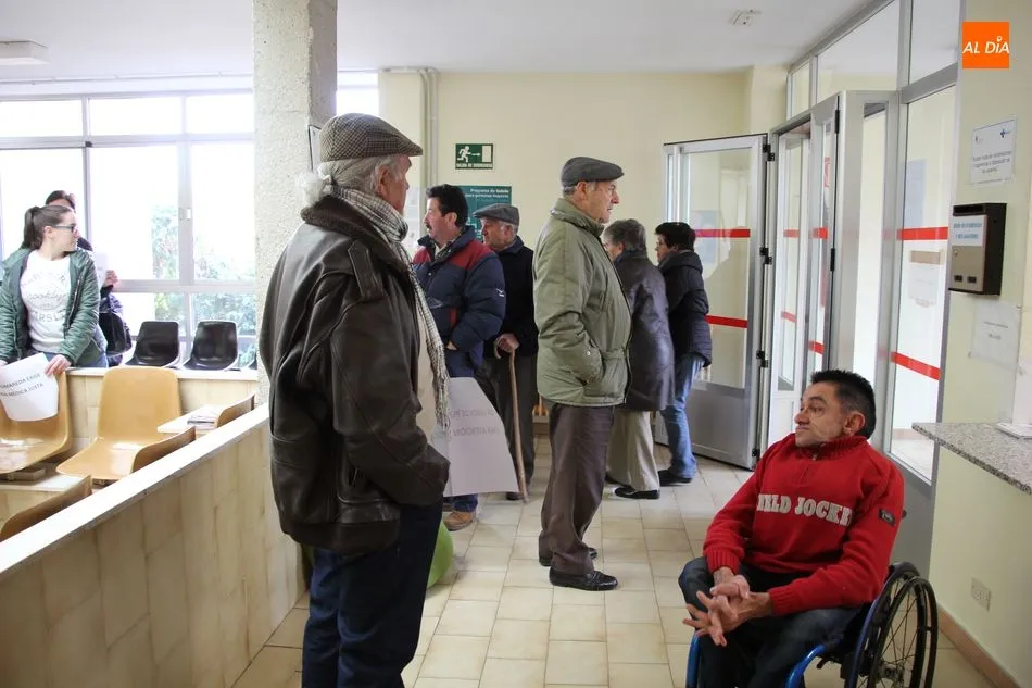 Foto 4 - &ldquo;La Zarza de Pumareda exige una atenci&oacute;n m&eacute;dica justa&rdquo;  
