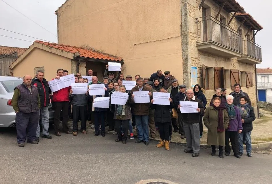 La Zarza de Pumareda exige una atención médica justa  