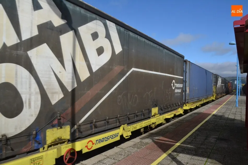 Imagen de archivo de un tren de mercancías