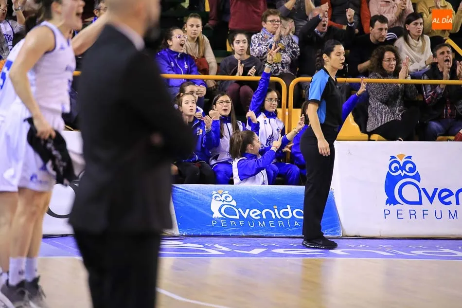 Foto 11 - Perfumer&iacute;as Avenida cae frente al Hatay y se mete en problemas (65-73)