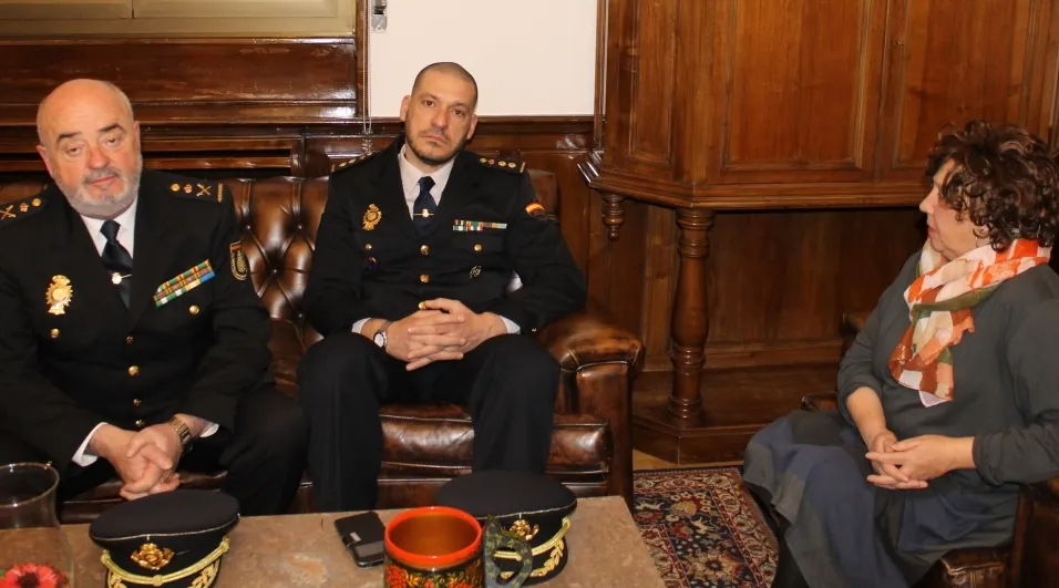 Luis Esteban Lezáun, nuevo comisario de la Policía Nacional en Salamanca, en el centro