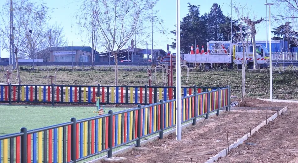 Foto 2 - El parque de la avenida de Valladolid completa sus instalaciones con alumbrado y mejoras en los...