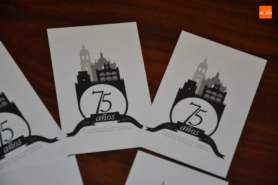 Disponibles unos calendarios de bolsillo del 75 Aniversario  