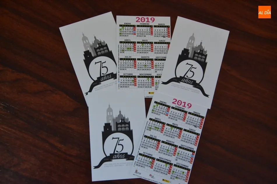 Foto 2 - Disponibles unos calendarios de bolsillo del 75 Aniversario  