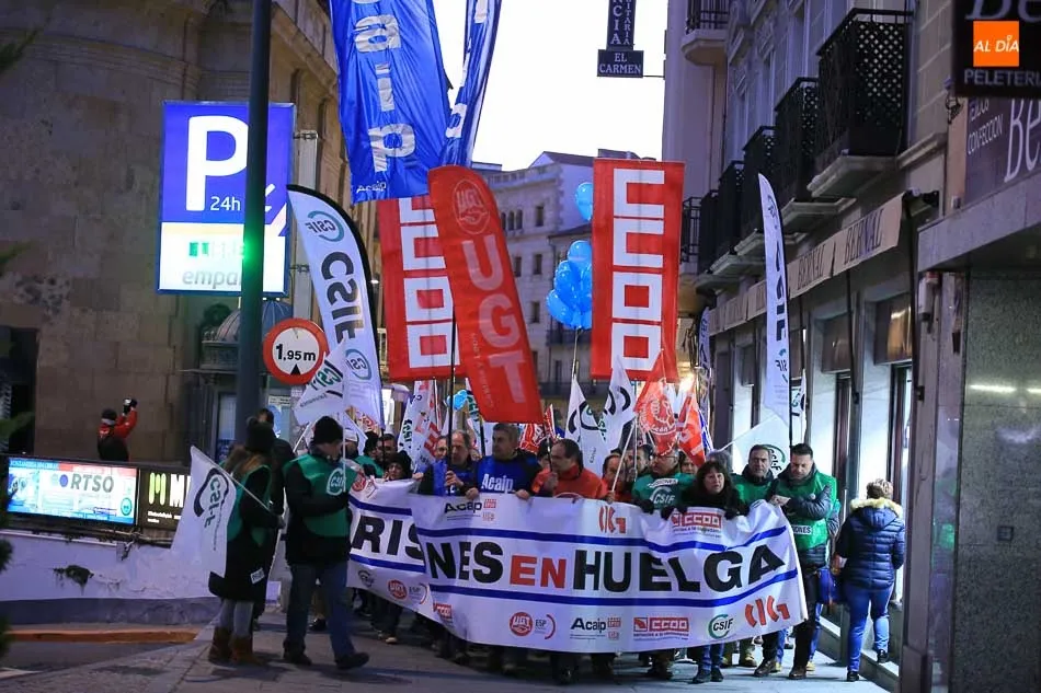 Foto 4 - Los funcionarios de Topas reivindican &ldquo;mejoras laborales y m&aacute;s efectivos&rdquo; durante su...