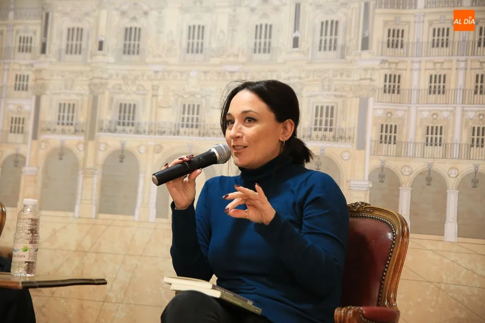 Foto 7 - Patricia Benito realiza un canto a la magia de lo cotidiano con su libro de poemas &lsquo;Tu lado del...