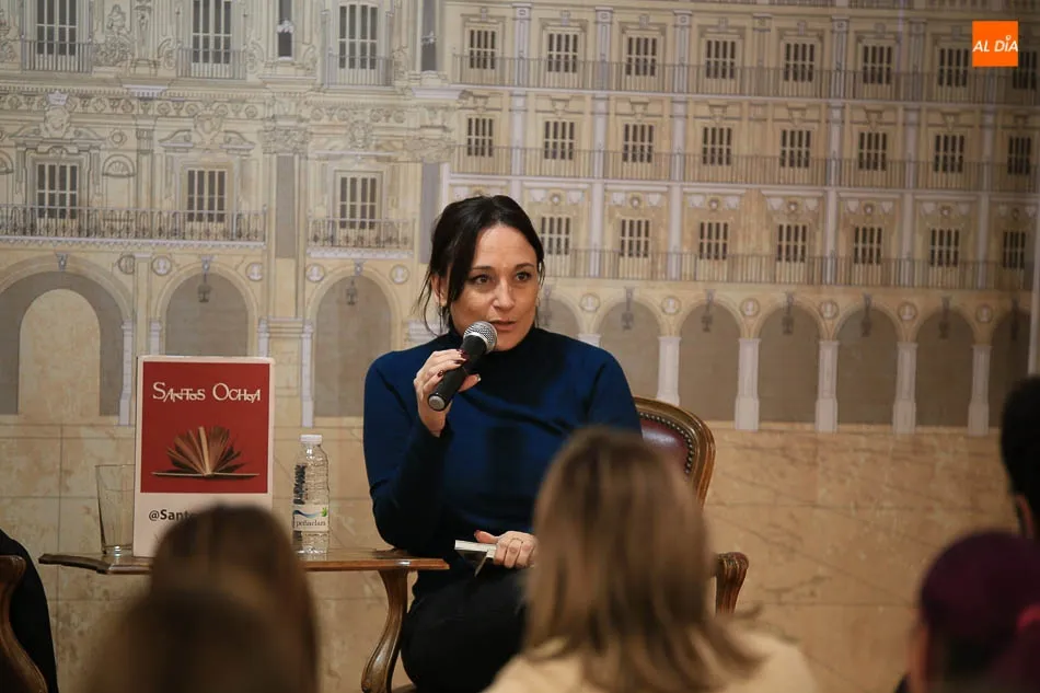 Foto 3 - Patricia Benito realiza un canto a la magia de lo cotidiano con su libro de poemas &lsquo;Tu lado del...