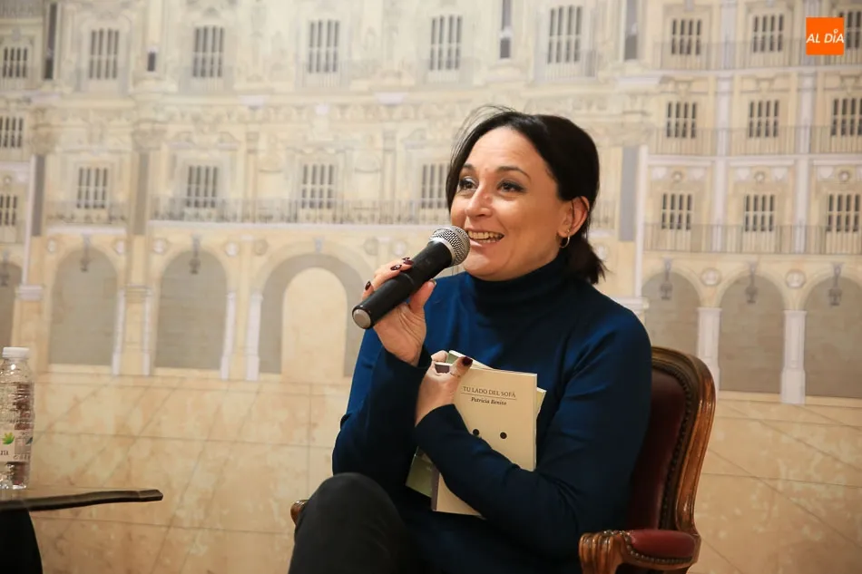 Foto 2 - Patricia Benito realiza un canto a la magia de lo cotidiano con su libro de poemas &lsquo;Tu lado del...