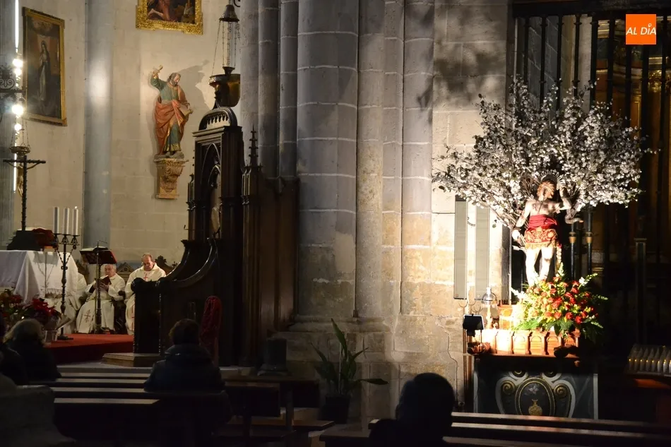 Foto 6 - Arranca con pocos fieles en un novedoso horario matinal la Novena de San Sebasti&aacute;n  