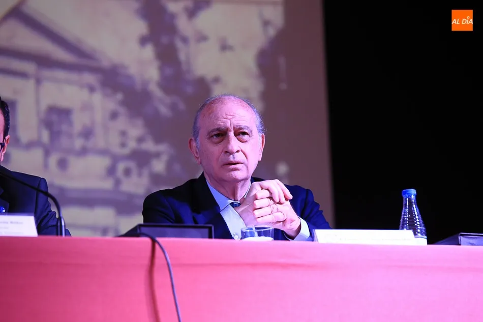 Foto 10 - &ldquo;Conviene cuidar la Constituci&oacute;n, empezando por sus cimientos, la unidad de la naci&oacute;n...