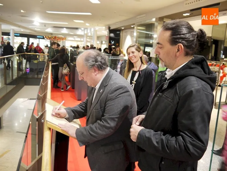Foto 11 - Inaugurada la exposici&oacute;n de trabajos de los alumnos de Bellas Artes de la Universidad de Salamanca