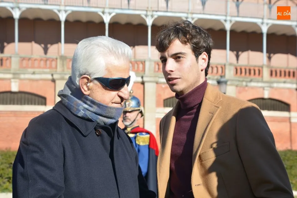 Foto 7 - Salamanca recuerda a Julio Robles con un sentido homenaje a las puertas de la plaza de toros&nbsp;  