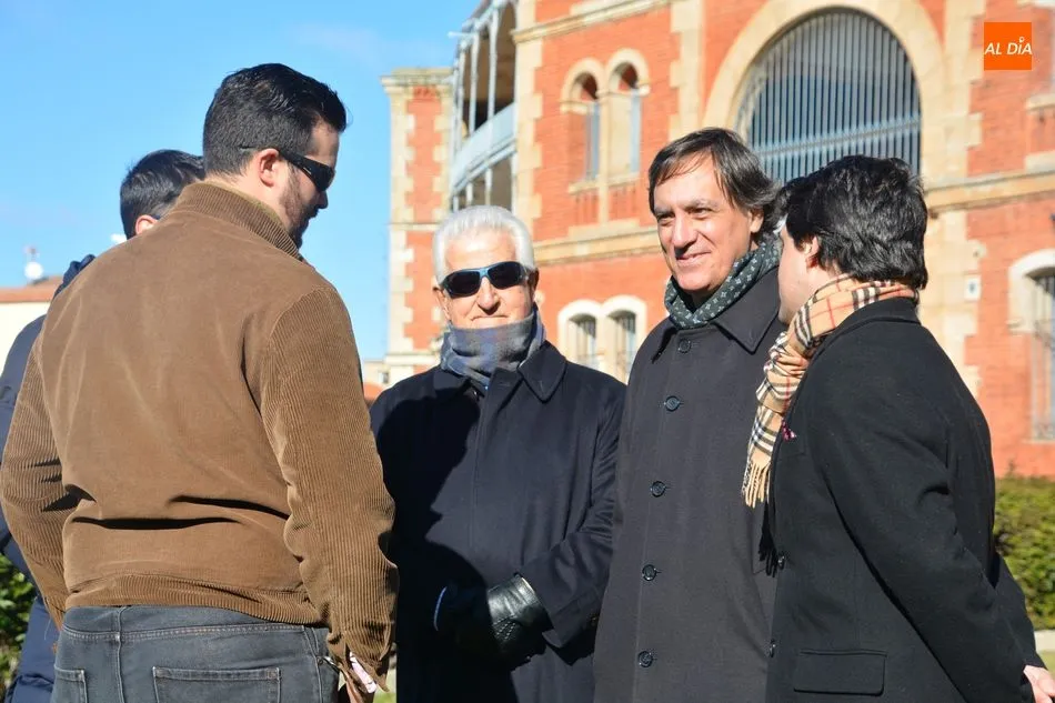 Foto 5 - Salamanca recuerda a Julio Robles con un sentido homenaje a las puertas de la plaza de toros&nbsp;  