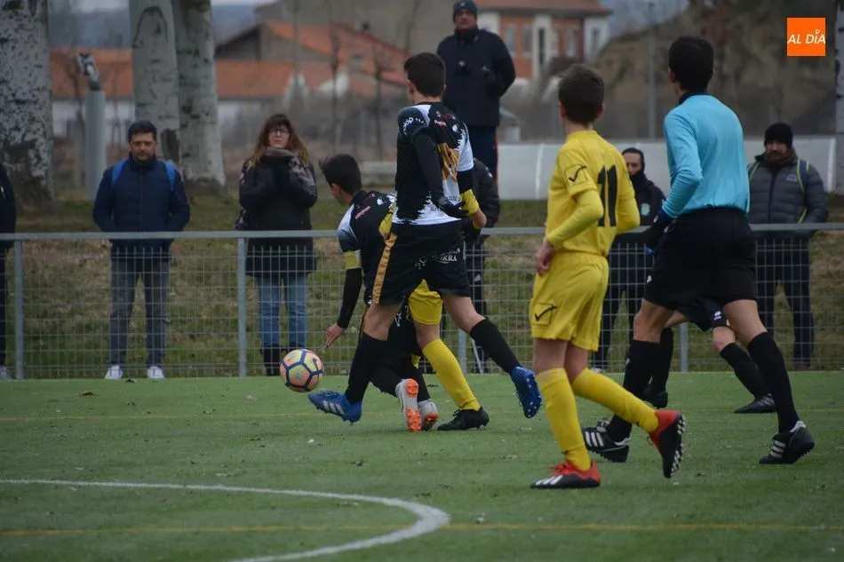 Foto 10 - Resultados, clasificaciones e im&aacute;genes de los equipos salmantinos en las categor&iacute;as regionales