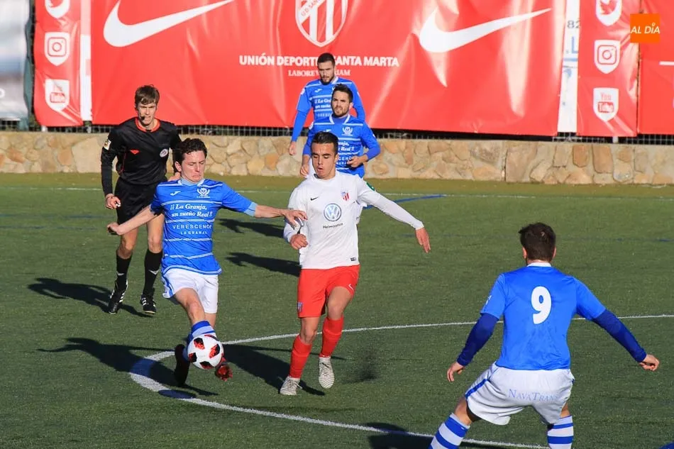 Foto 7 - El Santa Marta da la sorpresa y pierde ante La Granja (2-4)
