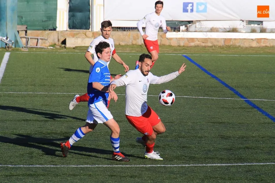 Foto 6 - El Santa Marta da la sorpresa y pierde ante La Granja (2-4)