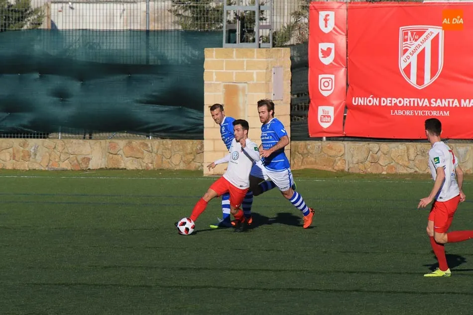 Foto 5 - El Santa Marta da la sorpresa y pierde ante La Granja (2-4)