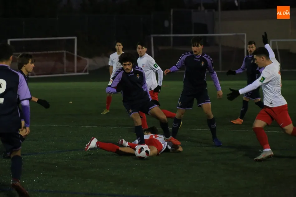 Foto 11 - El Santa Marta cae por la m&iacute;nima frente al Real Valladolid (0-1)
