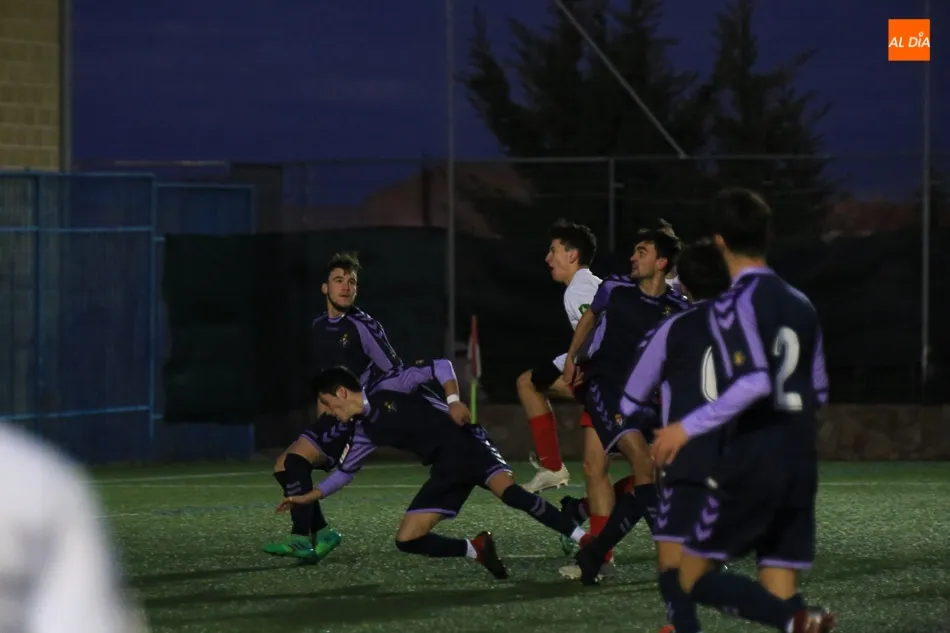Foto 9 - El Santa Marta cae por la m&iacute;nima frente al Real Valladolid (0-1)