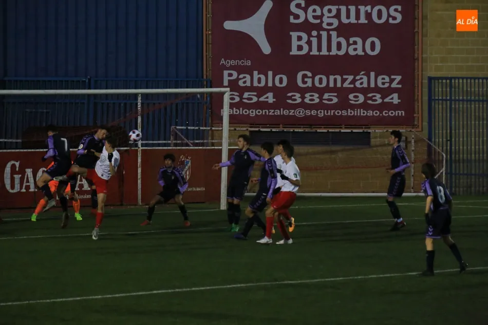Foto 3 - El Santa Marta cae por la m&iacute;nima frente al Real Valladolid (0-1)