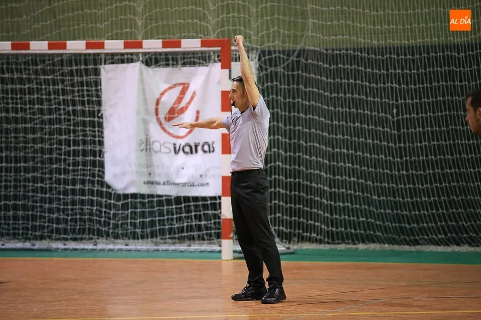 Foto 5 - El Aquimisa Carbajosa se impone al Ponferrada y comienza el a&ntilde;o a lo grande (70-54)