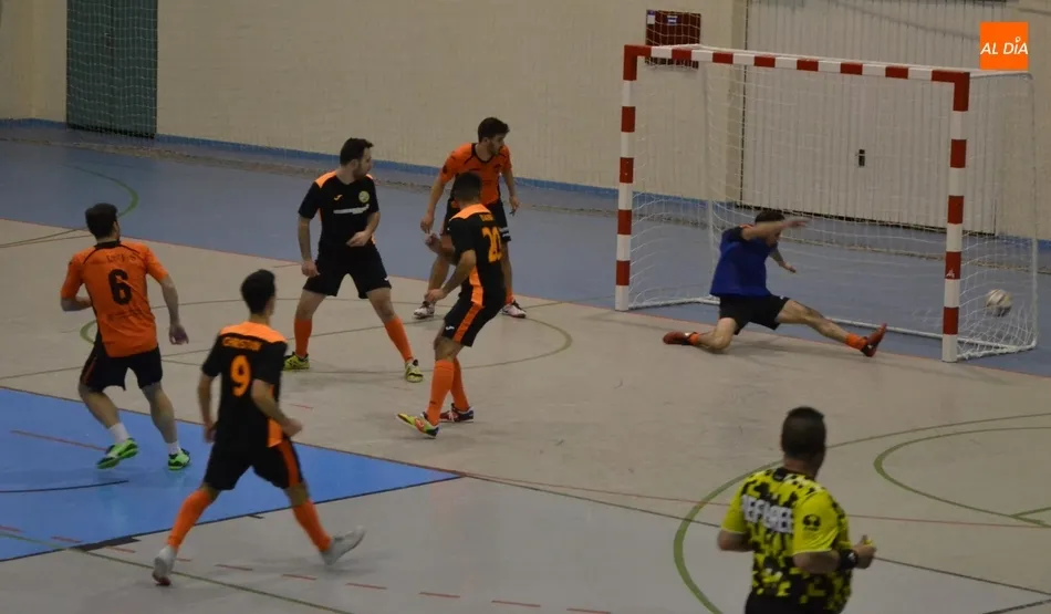 Foto 9 - El Mir&oacute;briga Futsal impone su ley en el derby del Oeste frente a Villavieja  