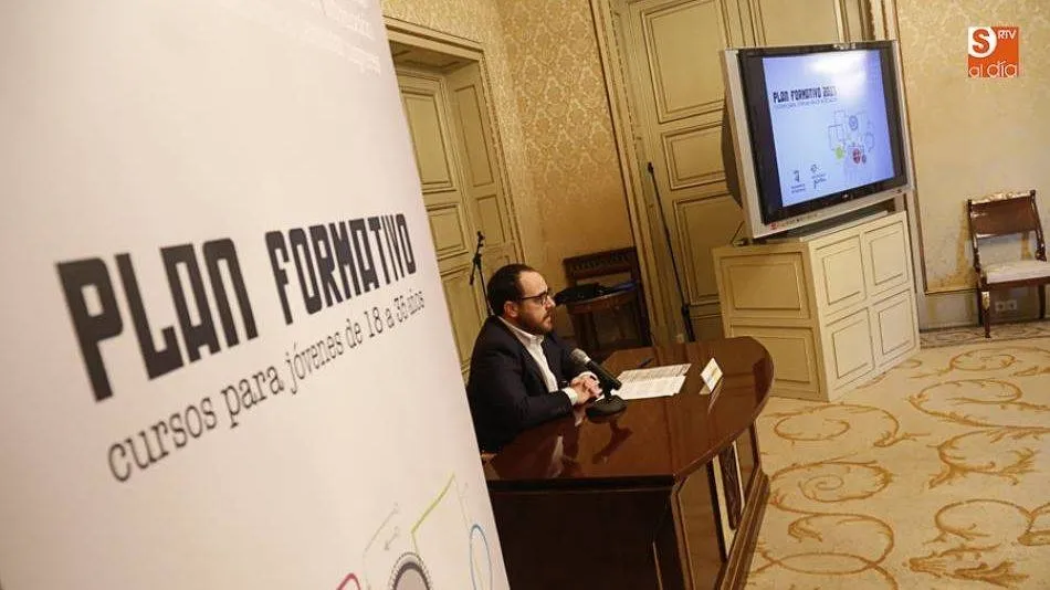 Se dará mayor preferencia a los cursos que contemplen materias de forma presencial