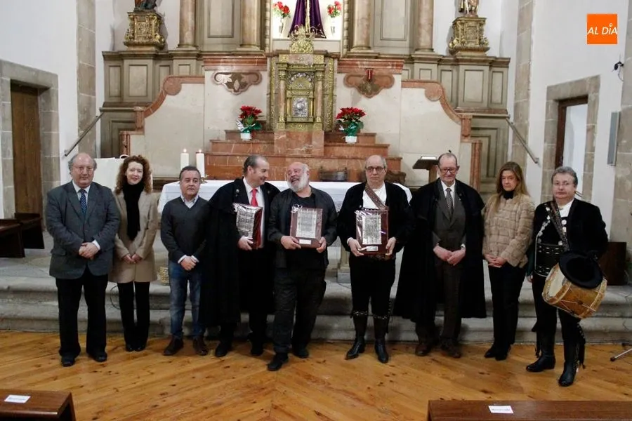 Foto 6 - Jos&eacute; Luis Huete, Gabriel Alonso y Fernando Salda&ntilde;a reciben las placas y el &Aacute;guila de Fauba  