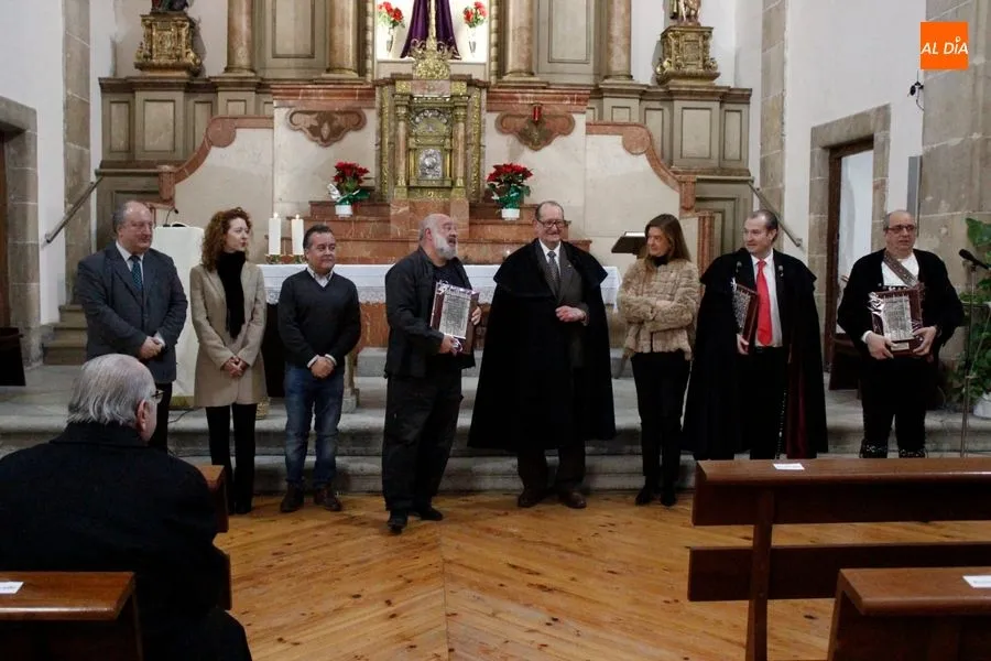 Foto 4 - Jos&eacute; Luis Huete, Gabriel Alonso y Fernando Salda&ntilde;a reciben las placas y el &Aacute;guila de Fauba  
