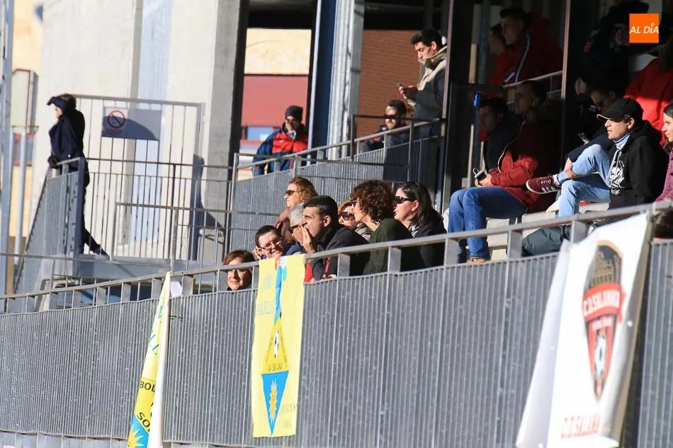 Foto 10 - El Salamanca FF se desploma y pierde ante La Solana (2-3)