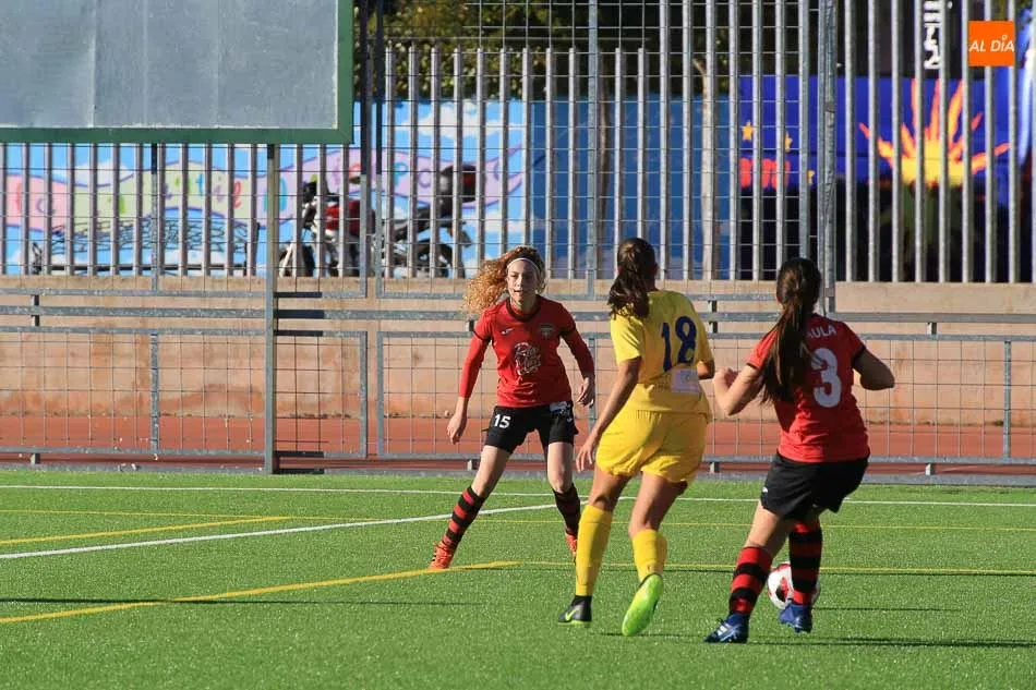 Foto 7 - El Salamanca FF se desploma y pierde ante La Solana (2-3)