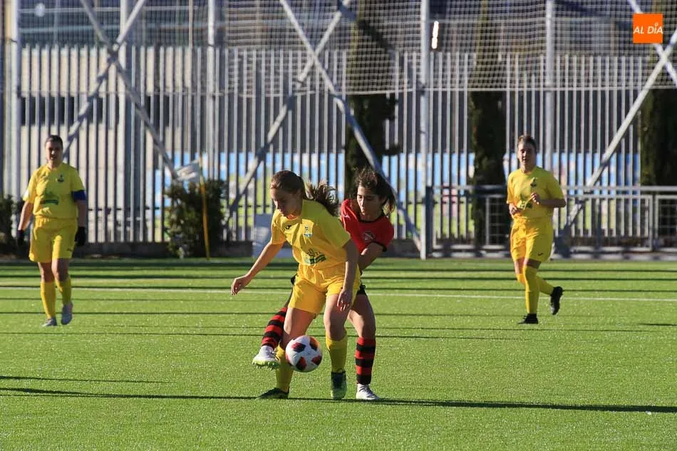 Foto 6 - El Salamanca FF se desploma y pierde ante La Solana (2-3)