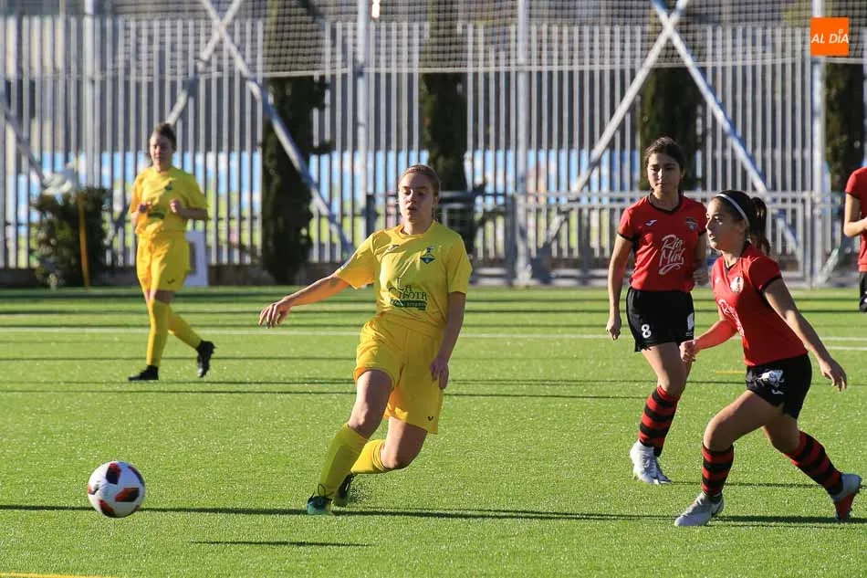 Foto 5 - El Salamanca FF se desploma y pierde ante La Solana (2-3)