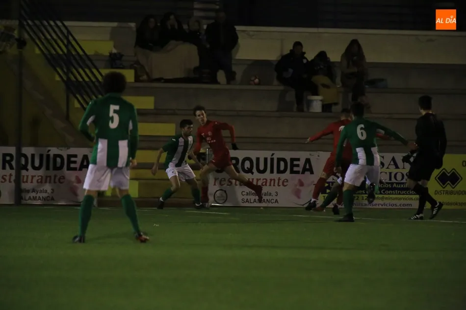 Foto 4 - Cara y cruz en el final de la primera vuelta para los equipos salmantinos