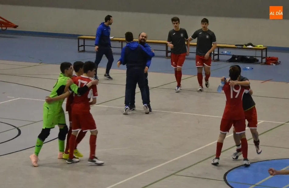 Cadetes y juveniles del III Columnas ganan a Guijuelo 2 partidos taquicárdicos... en 2 pabellones...