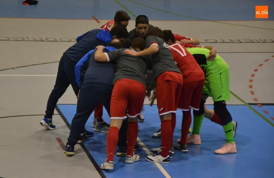 Foto 5 - Cadetes y juveniles del III Columnas ganan a Guijuelo 2 partidos taquic&aacute;rdicos... en 2 pabellones...