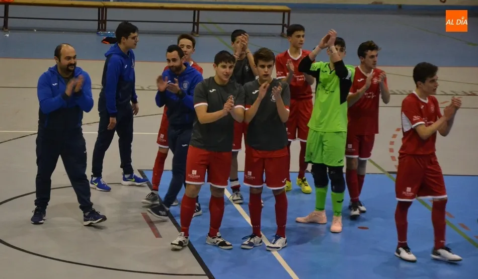 Foto 4 - Cadetes y juveniles del III Columnas ganan a Guijuelo 2 partidos taquic&aacute;rdicos... en 2 pabellones...