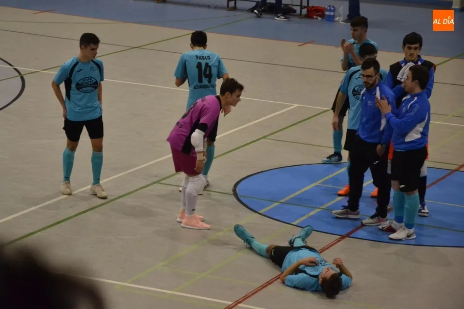 Foto 2 - Cadetes y juveniles del III Columnas ganan a Guijuelo 2 partidos taquic&aacute;rdicos... en 2 pabellones...