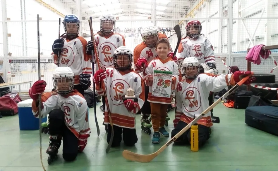 Foto 3 - Ajetreado fin de semana para los equipos de hockey de Farinatos Roleros  
