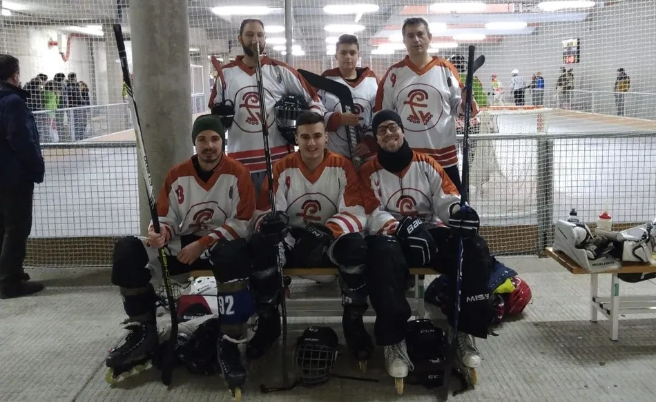 Foto 4 - Ajetreado fin de semana para los equipos de hockey de Farinatos Roleros  