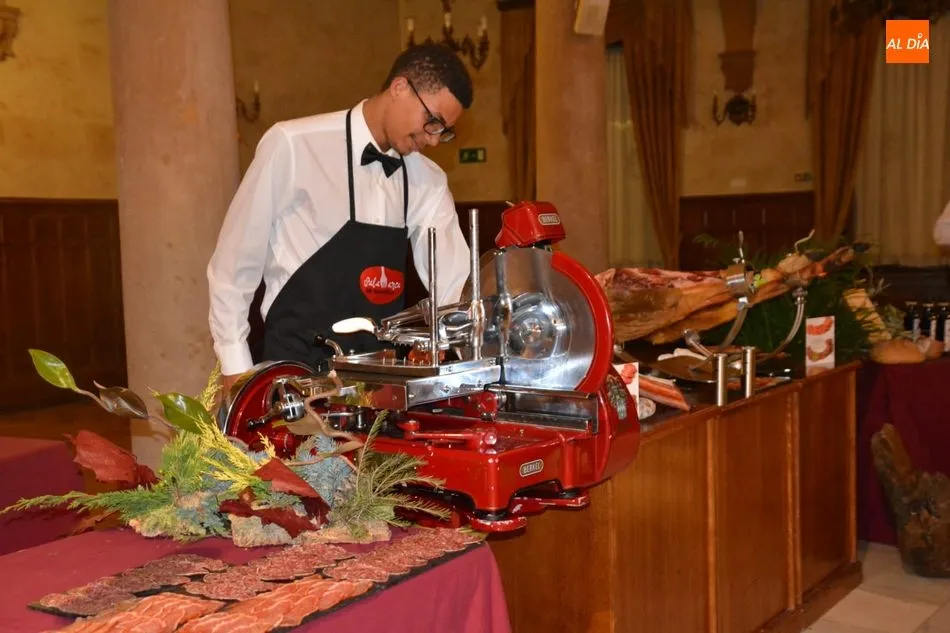 Foto 4 - Productores, cr&iacute;ticos y gastr&oacute;nomos se re&uacute;nen en el Casino para promocionar los productos de...