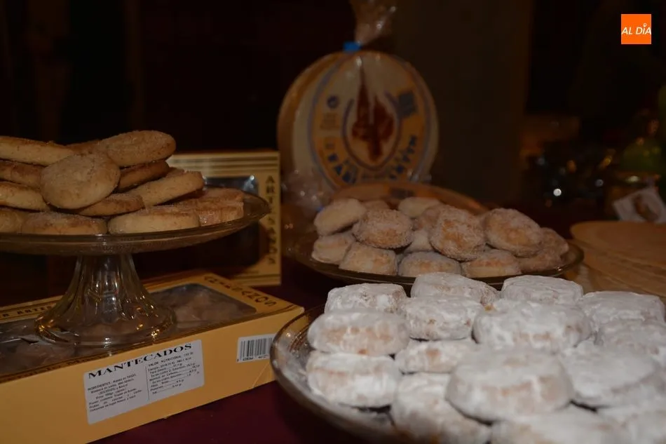 Foto 3 - Productores, cr&iacute;ticos y gastr&oacute;nomos se re&uacute;nen en el Casino para promocionar los productos de...
