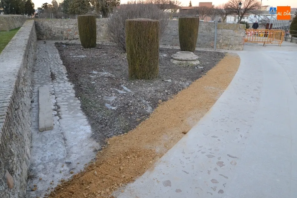 Foto 2 - Comienza la sustituci&oacute;n de las baldosas mal puestas en la b&oacute;veda de la R&uacute;a del Sol  