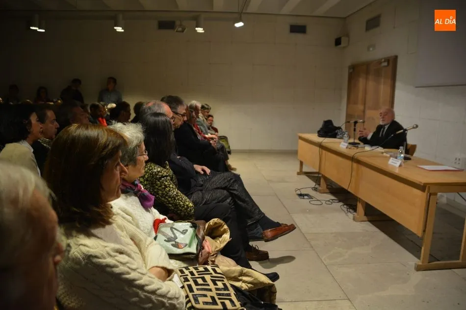 Foto 6 - &lsquo;La modernidad &eacute;pica en La Odisea&rsquo; inaugura un ciclo de coloquios en la Casa de las Conchas  