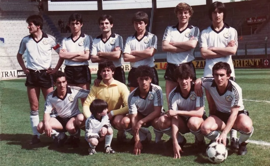 Manolín, entrenador y erudito del fútbol, convoca a sus jugadores  casi 40 años después