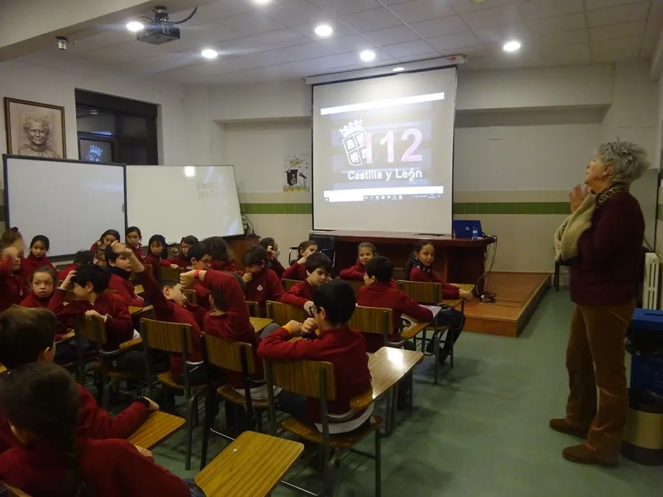 Foto 3 - El colegio San Juan Bosco promueve charlas sobre el Servicio de Emergencias 112
