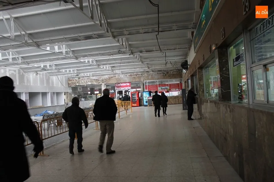 Foto 6 - La reforma de la estaci&oacute;n de autobuses comienza a dejar entrever su nueva imagen